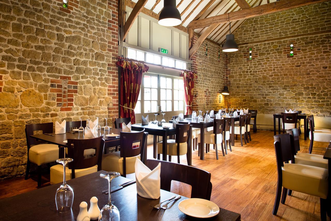 Готель The Kings Arms Fernhurst Екстер'єр фото