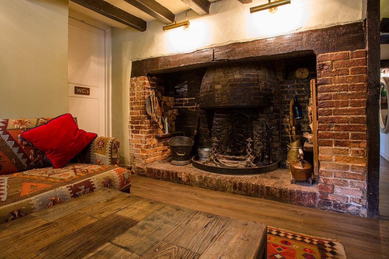 Готель The Kings Arms Fernhurst Екстер'єр фото