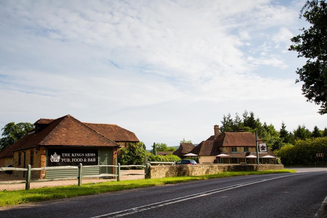 Готель The Kings Arms Fernhurst Екстер'єр фото